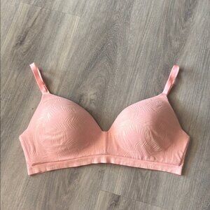 Victoria's Secret Pink Wireless Bra Seamless Comfort size 38C